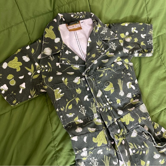 Big Bud Press Short Sleeve Jumpsuit Cookbook print - Picture 6 of 12